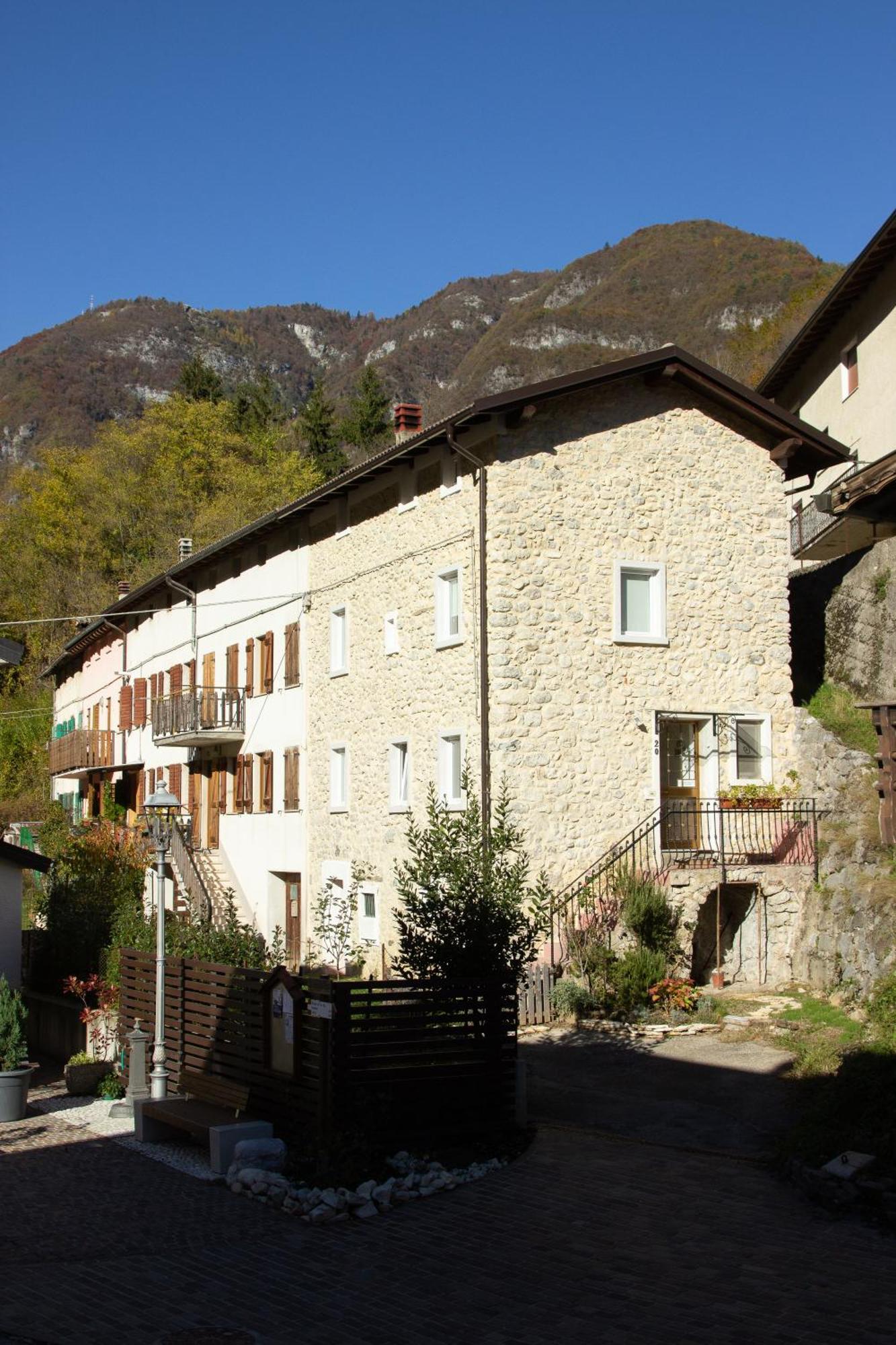 Valdastico Casetta In Sasso Con Giardino