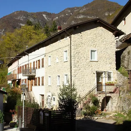 Valdastico Casetta In Sasso Con Giardino Pedemonte Extérieur photo